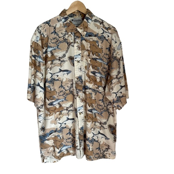 Columbia Short Sleeve Button Up Shirt with Map & Fish Print Size: XL - Picture 9 of 10